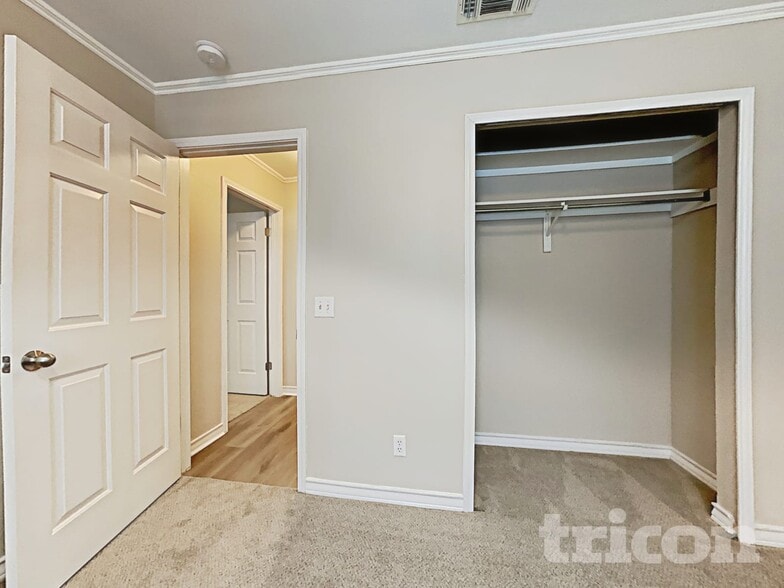 Building Photo - 1220 Idlewood