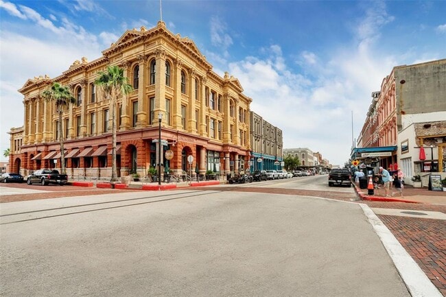 Building Photo - 7000 Seawall Blvd