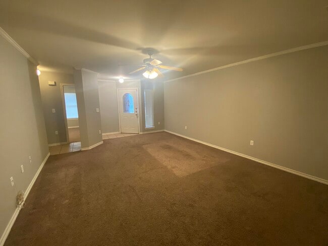 Building Photo - 5420 Kemper St