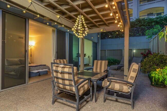 Building Photo - 3200 6th Ave