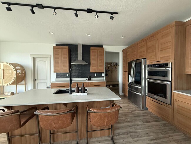 Building Photo - 1743 Olympus Dr