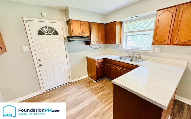 Building Photo - 1837 Warner Ave