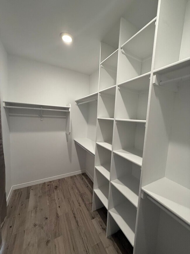 Building Photo - Beautiful home in Sonoma Springs! 4bed, 2.5 baths