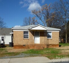 Building Photo - 2414 Wilson Ave