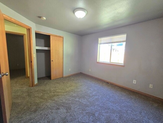 Building Photo - 2114 Becker St