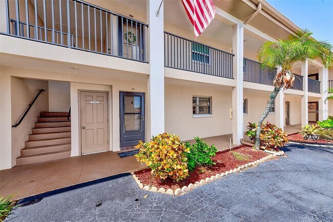 Building Photo - 10280 Imperial Point Dr W