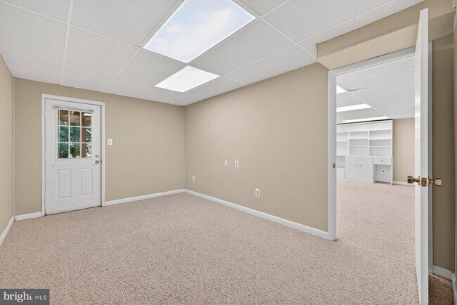 Building Photo - 8537 Hooes Rd