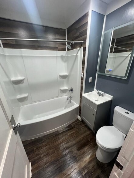BATHROOM - 905 N Layton Ave