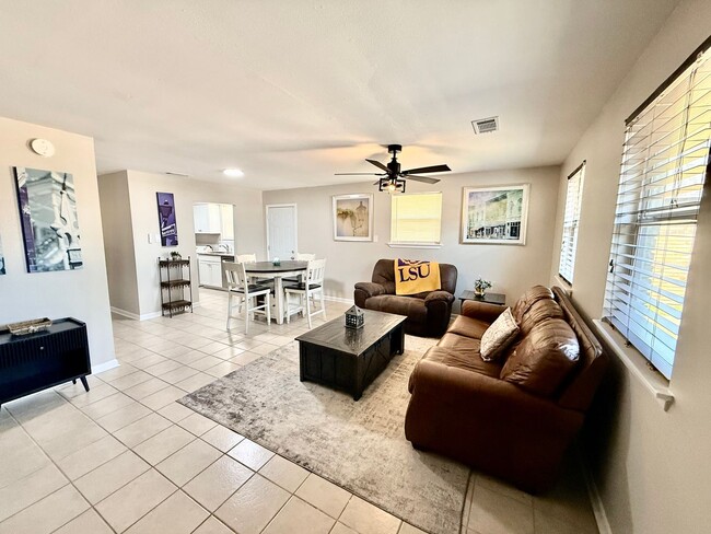 Building Photo - Fully Renovated & Furnished 3BR/2BA Duplex in Southgate – WiFi & Lawn Care Included