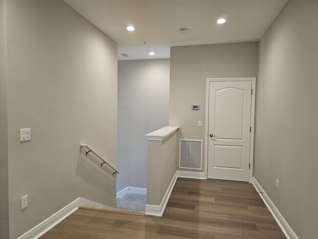 Building Photo - 2280 Priory Ln