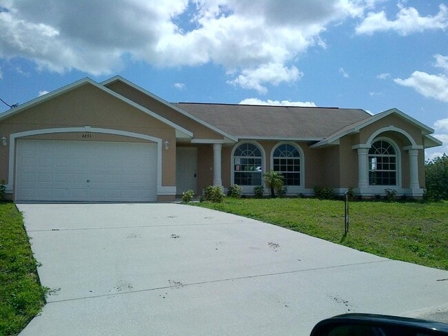 Primary Photo - 4251 SW Astro Ct