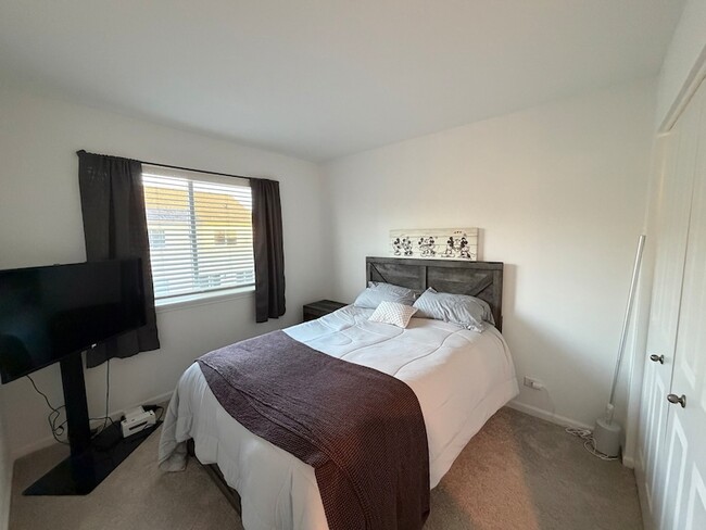 Building Photo - 235 Regency Ct