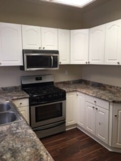 Building Photo - 3 bed 2 bath by HSU!