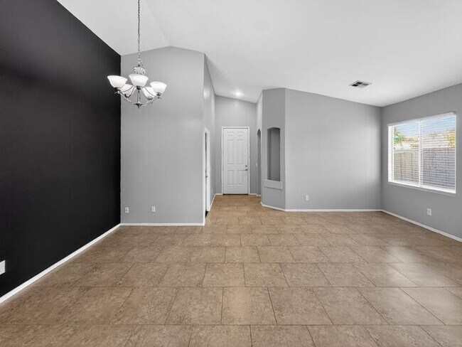 Building Photo - Single level, 4 bed 2 bath in Gilbert