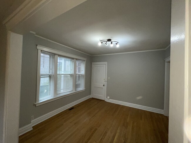 DINING ROOM - 1721 W Farragut Ave