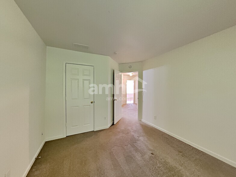 Building Photo - 710 Bob White Ct