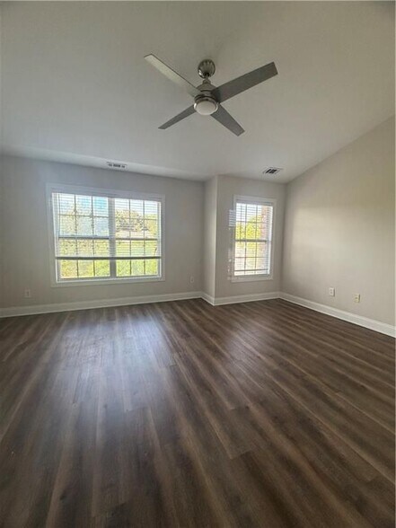 Building Photo - 6035 Bayrose Cir