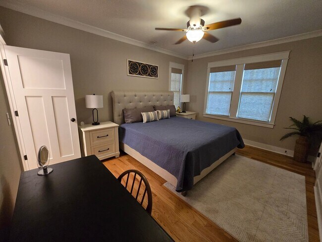 Building Photo - NEW LISTING!!!!!