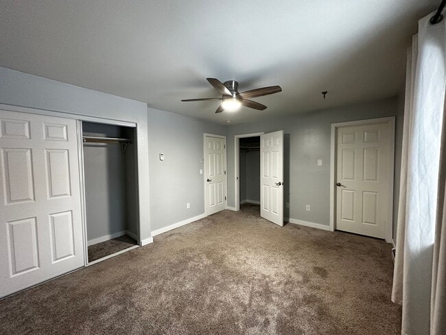 Building Photo - 1321 Groundsel Ave