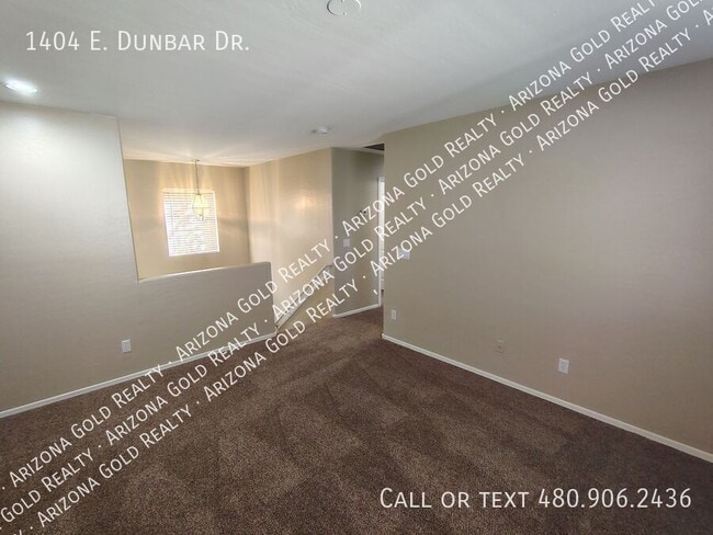 Building Photo - 1404 E Dunbar Dr