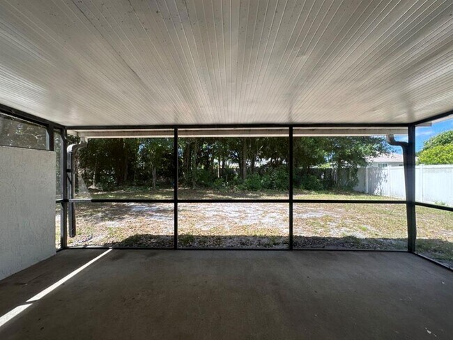 Building Photo - 661 N Delmonte Ct