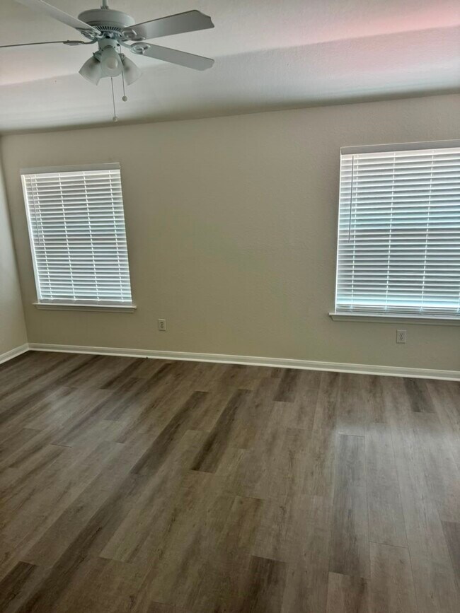 Building Photo - 2110 Ridge Wood Ln