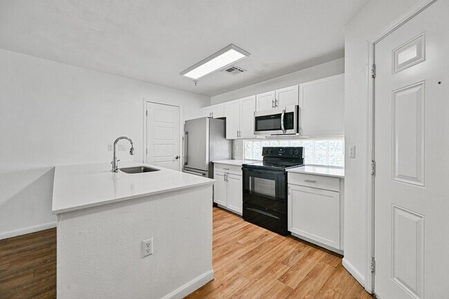 Building Photo - 3065 N 67th Ave