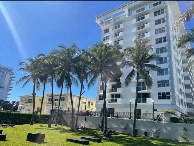 Building Photo - 9195 Collins Ave