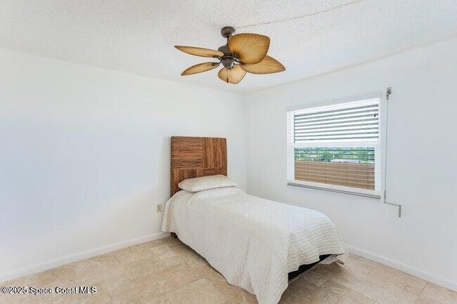 Building Photo - 1095 N Hwy A1A