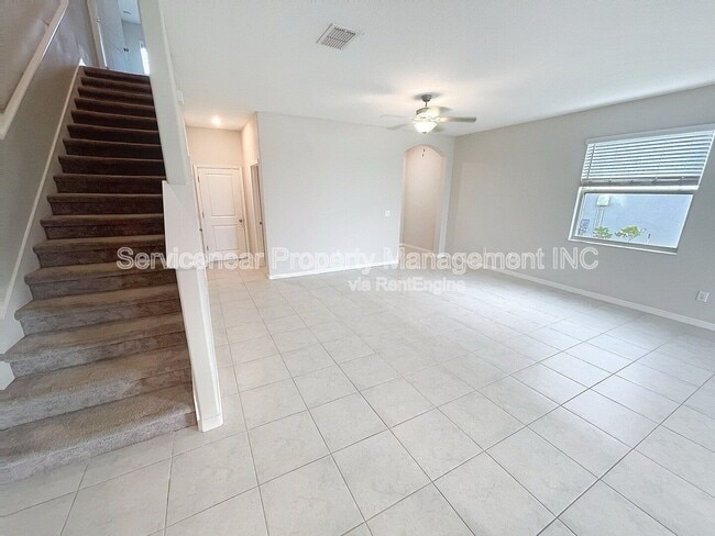 Building Photo - 734 Royal Empress Dr