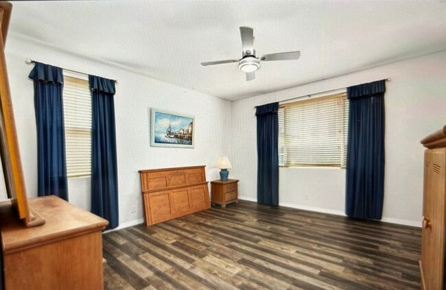 Building Photo - 41211 Crooked Stick Dr