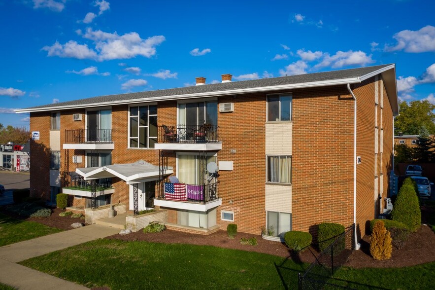 Building Photo - 2715 Eggert Rd