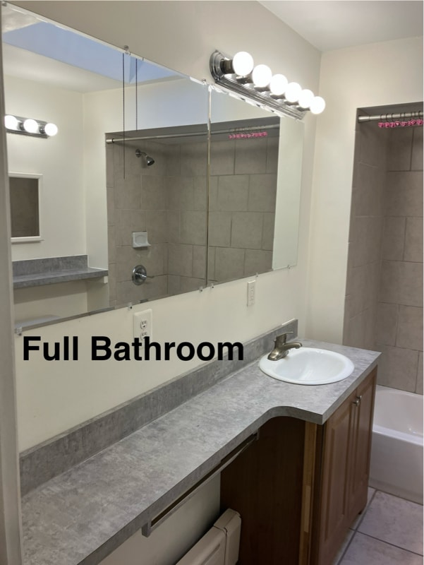 Building Photo - 4020 Loring St