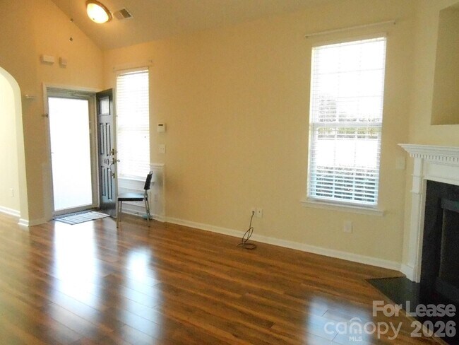 Building Photo - 115 Leyton Loop