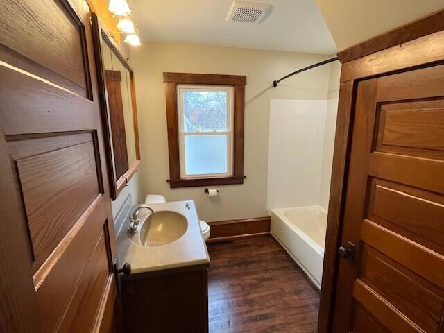 Building Photo - 99 Robert St