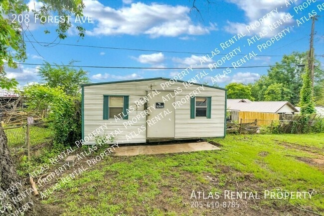 Building Photo - 208 Forest Ave