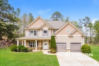 Building Photo - 25 Ivy Ln