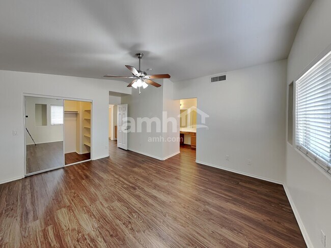 Building Photo - 5361 W Huntington Dr