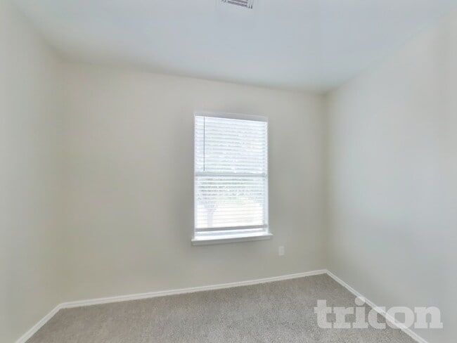 Building Photo - 8227 Radial Ct