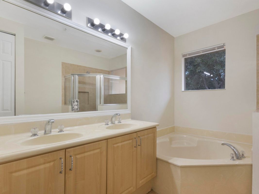 Building Photo - 4282 Berkshire Wharf Dr