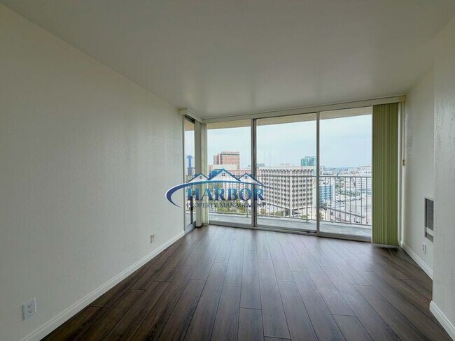 Building Photo - 700 E Ocean Blvd