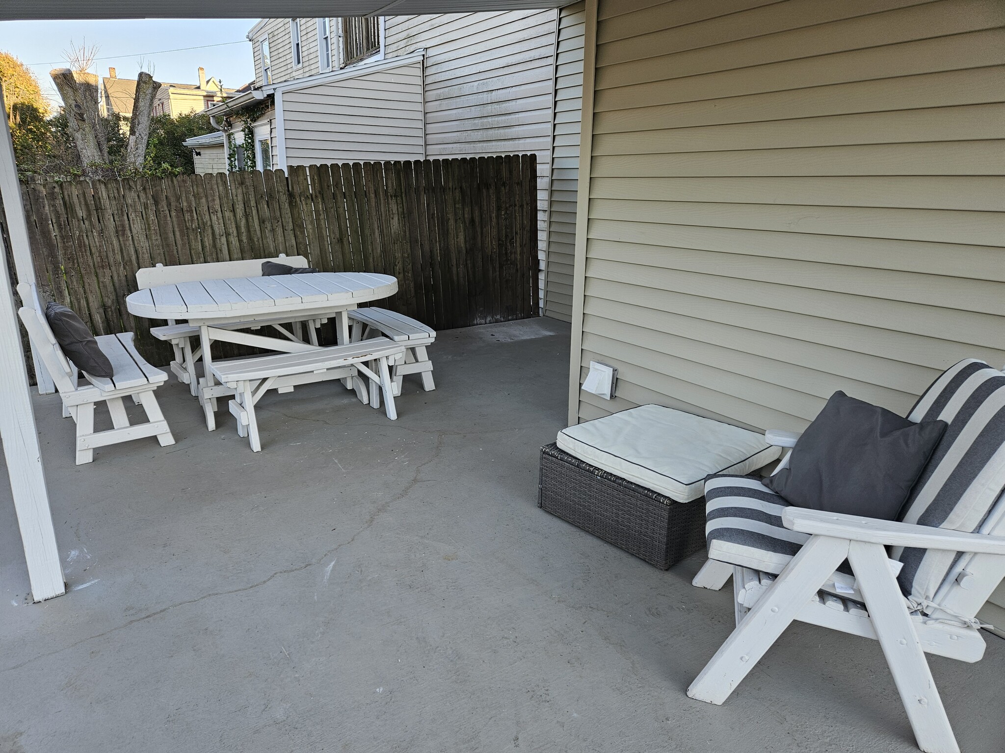 Patio - 149 W Sheridan Ave