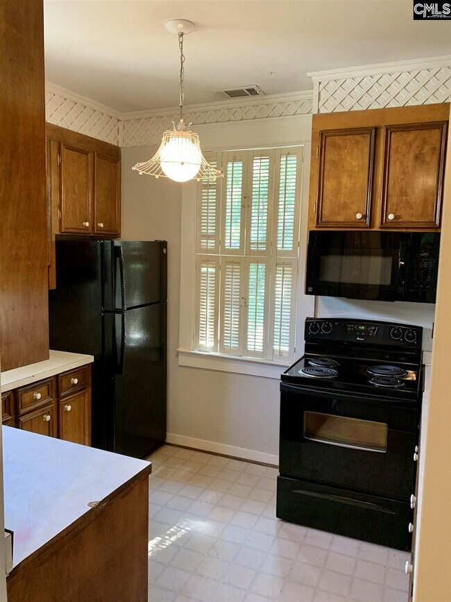 Building Photo - 302 S Edisto Ave