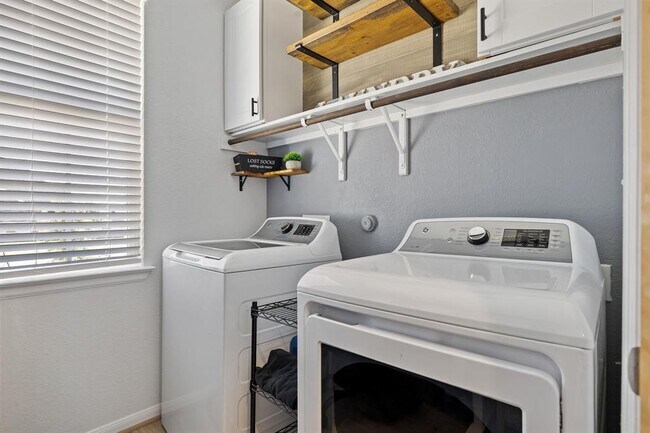 Building Photo - 408 Ravello St