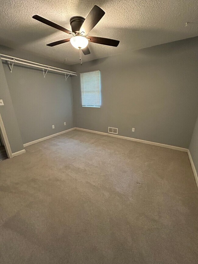 Building Photo - 3 Bed | 2 Bath | 2 Car Garage Home in Belton