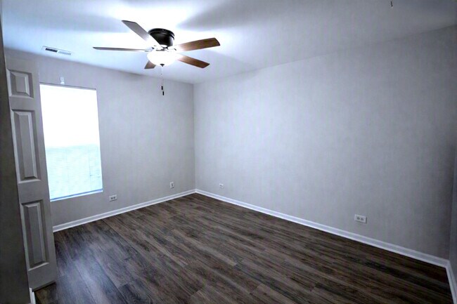 Building Photo - 3224 Bromley Ln