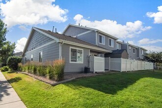 Building Photo - Great two bedroom, one bath near airport. AVAILABLE BEGINNING 6/17/26