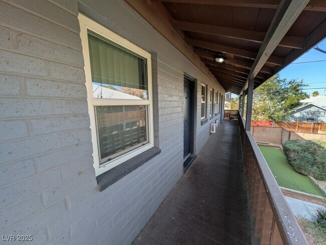 Building Photo - 319 N 11th St