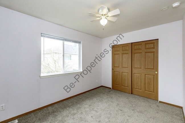 Building Photo - Spacious 3 Bedroom Puyallup Home