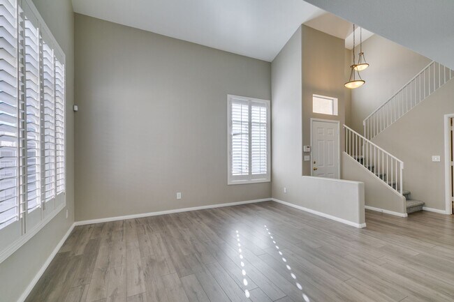 Building Photo - GORGEOUS HOME WITH TONS OF UPGRADES*GATED COMMUNITY WITH A COMMUNITY POOL*